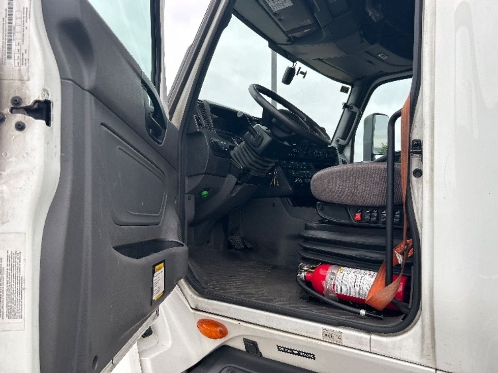 Sleeper Tractor-Heavy Duty Tractors-International-2023-LT625-Concord-NC-520,505\n\t\tmiles-$ 54,750 - Image 9