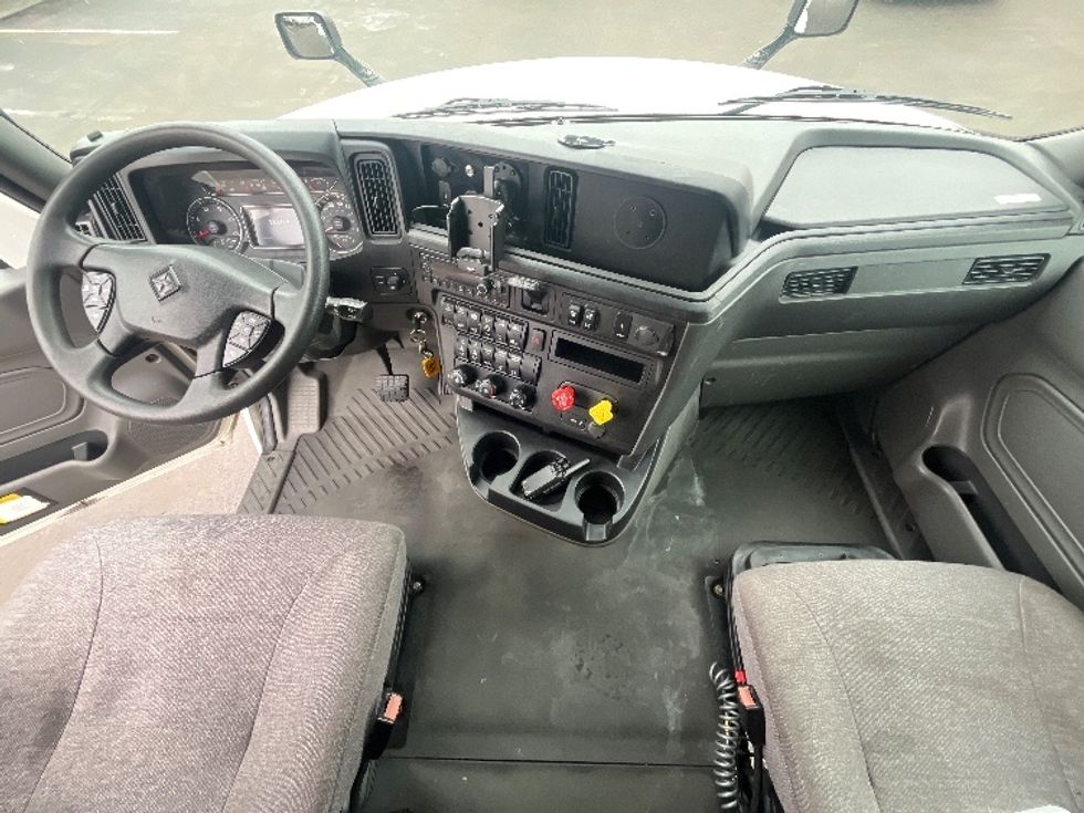 Sleeper Tractor-Heavy Duty Tractors-International-2023-LT625-Cranbury-NJ-526,434\n\t\tmiles-$ 52,500 - Image 11