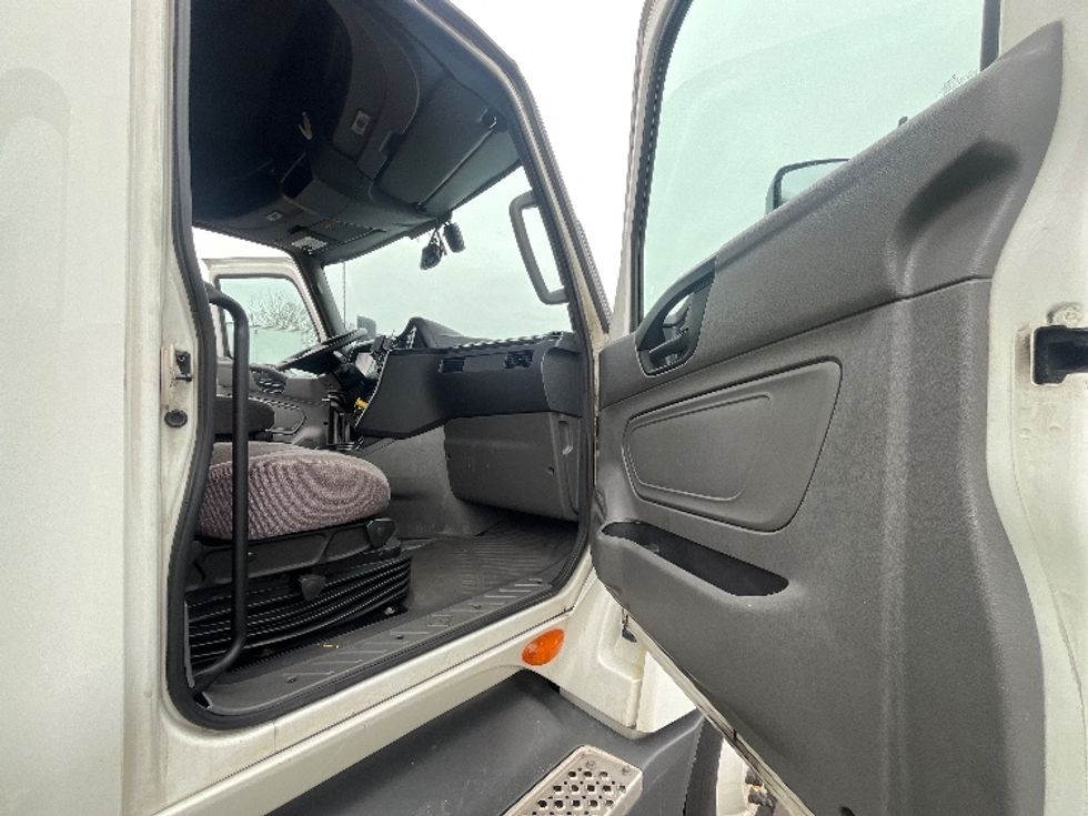 Sleeper Tractor-Heavy Duty Tractors-International-2023-LT625-Cranbury-NJ-526,434\n\t\tmiles-$ 52,500 - Image 13