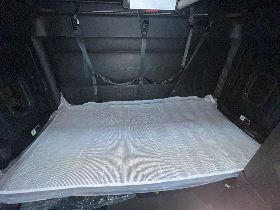 Sleeper Tractor-Heavy Duty Tractors-International-2023-LT625-Cranbury-NJ-526,434\n\t\tmiles-$ 52,500 - Image 16