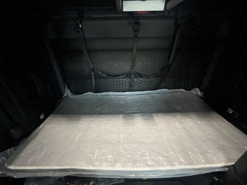 Sleeper Tractor-Heavy Duty Tractors-International-2023-LT625-Cranbury-NJ-526,434\n\t\tmiles-$ 52,500 - Image 17