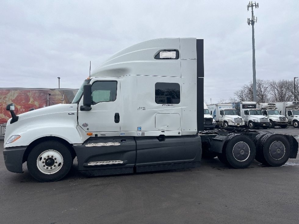 Sleeper Tractor-Heavy Duty Tractors-International-2023-LT625-Cranbury-NJ-526,434\n\t\tmiles-$ 52,500 - Image 4