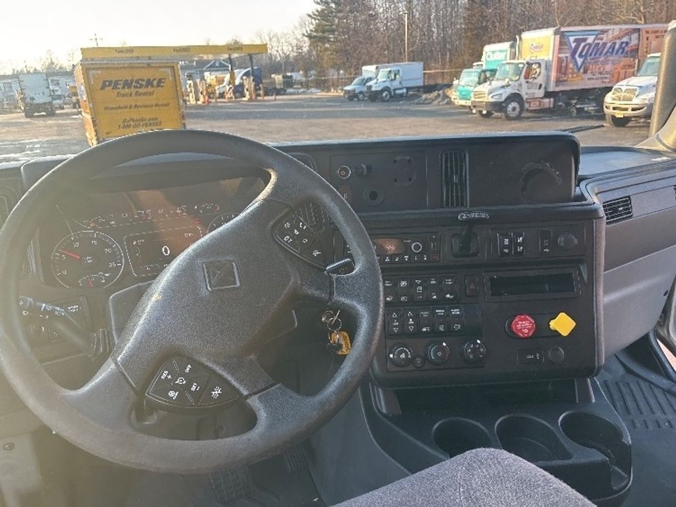 Sleeper Tractor-Heavy Duty Tractors-International-2023-LT625-Cranbury-NJ-643,729\n\t\tmiles-$ 41,500 - Image 11