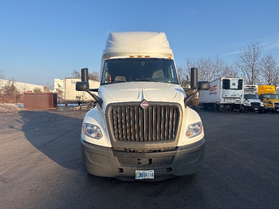 Sleeper Tractor-Heavy Duty Tractors-International-2023-LT625-Cranbury-NJ-643,729\n\t\tmiles-$ 41,500 - Image 2