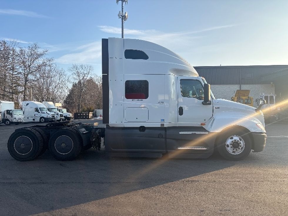 Sleeper Tractor-Heavy Duty Tractors-International-2023-LT625-Cranbury-NJ-643,729\n\t\tmiles-$ 41,500 - Image 8