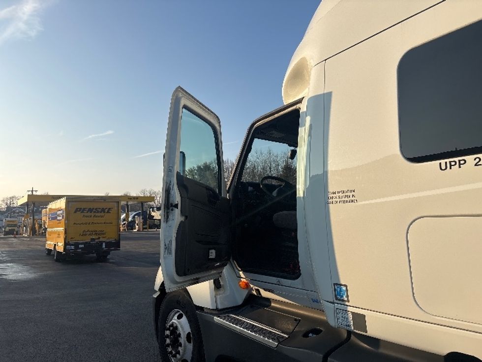 Sleeper Tractor-Heavy Duty Tractors-International-2023-LT625-Cranbury-NJ-643,729\n\t\tmiles-$ 41,500 - Image 9