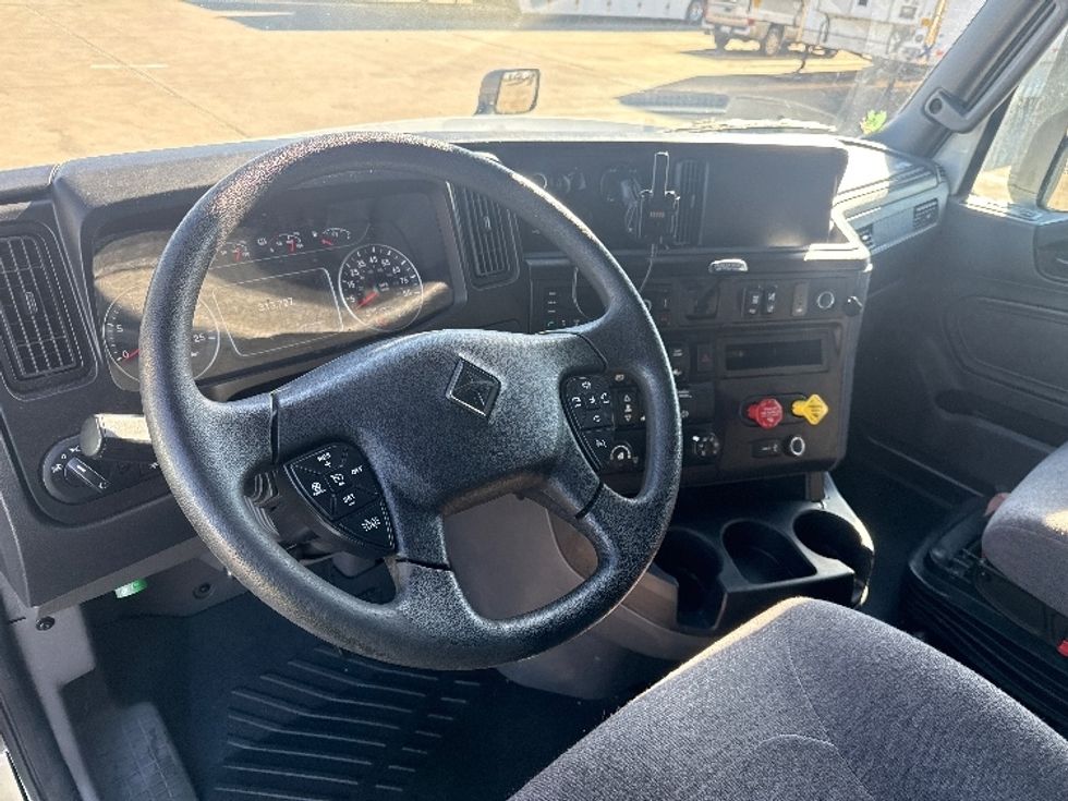 Sleeper Tractor-Heavy Duty Tractors-International-2023-LT625-Dallas-TX-313,728\n\t\tmiles-$ 82,250 - Image 11