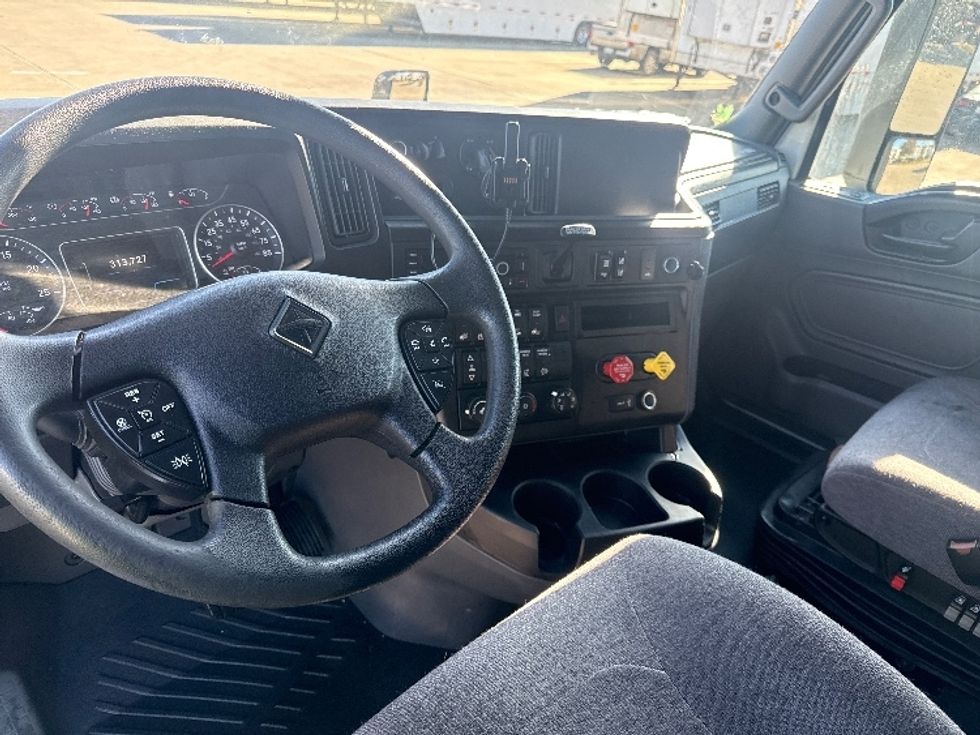 Sleeper Tractor-Heavy Duty Tractors-International-2023-LT625-Dallas-TX-313,728\n\t\tmiles-$ 82,250 - Image 12