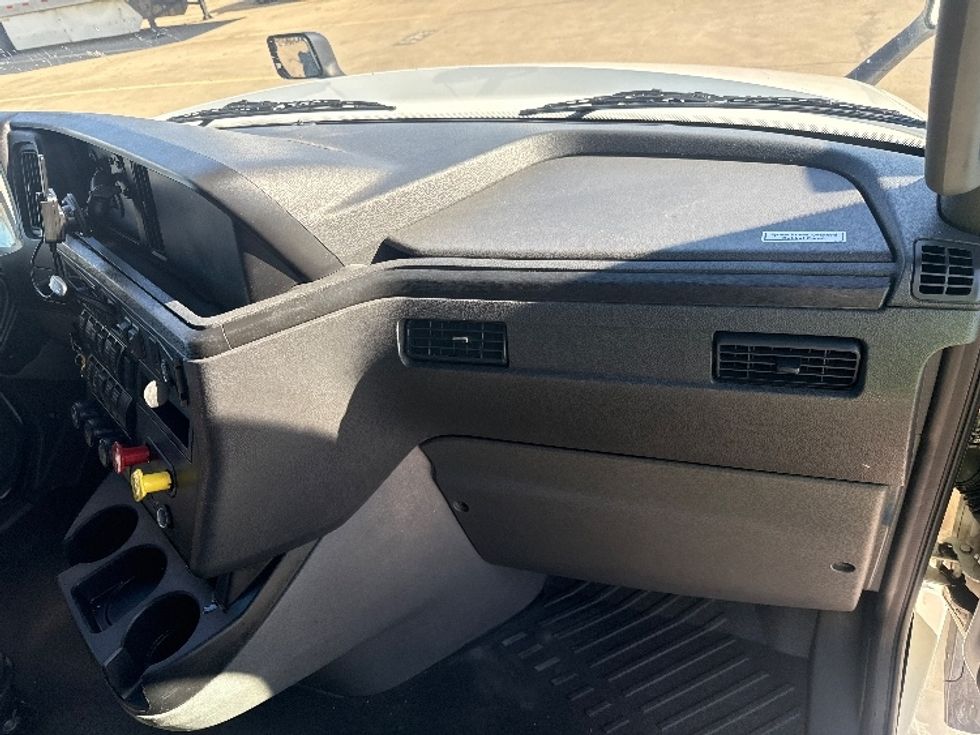 Sleeper Tractor-Heavy Duty Tractors-International-2023-LT625-Dallas-TX-313,728\n\t\tmiles-$ 82,250 - Image 14