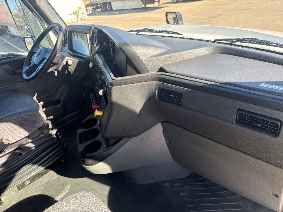 Sleeper Tractor-Heavy Duty Tractors-International-2023-LT625-Dallas-TX-313,728\n\t\tmiles-$ 82,250 - Image 15