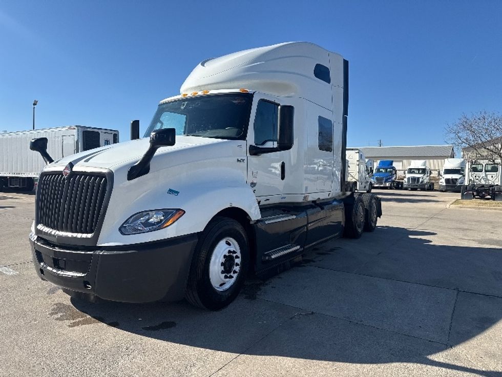 Sleeper Tractor-Heavy Duty Tractors-International-2023-LT625-Dallas-TX-313,728\n\t\tmiles-$ 82,250 - Image 3
