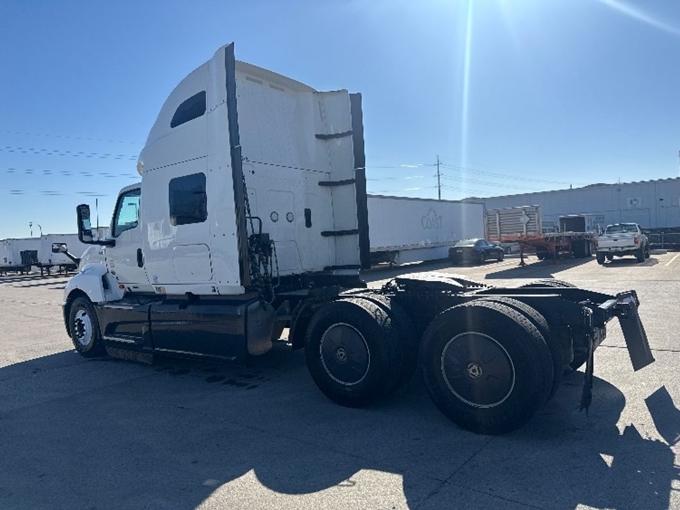 Sleeper Tractor-Heavy Duty Tractors-International-2023-LT625-Dallas-TX-313,728\n\t\tmiles-$ 82,250 - Image 5