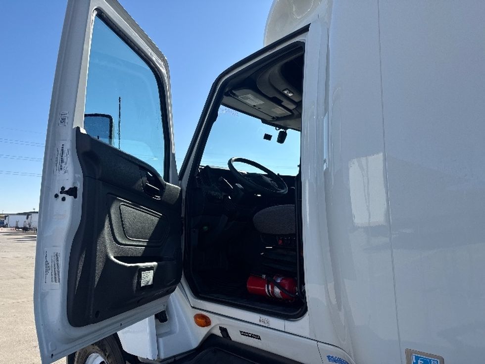 Sleeper Tractor-Heavy Duty Tractors-International-2023-LT625-Dallas-TX-313,728\n\t\tmiles-$ 82,250 - Image 9