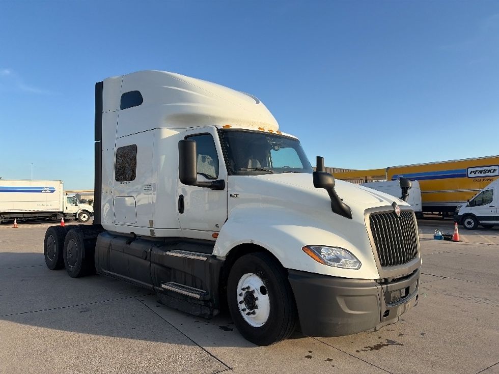 Sleeper Tractor-Heavy Duty Tractors-International-2023-LT625-Dallas-TX-618,806\n\t\tmiles-$ 48,250 - Image 1