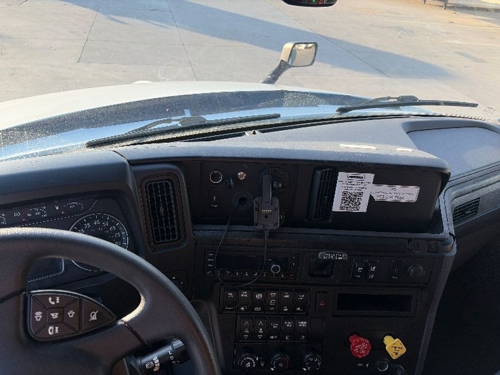 Sleeper Tractor-Heavy Duty Tractors-International-2023-LT625-Dallas-TX-618,806\n\t\tmiles-$ 48,250 - Image 11