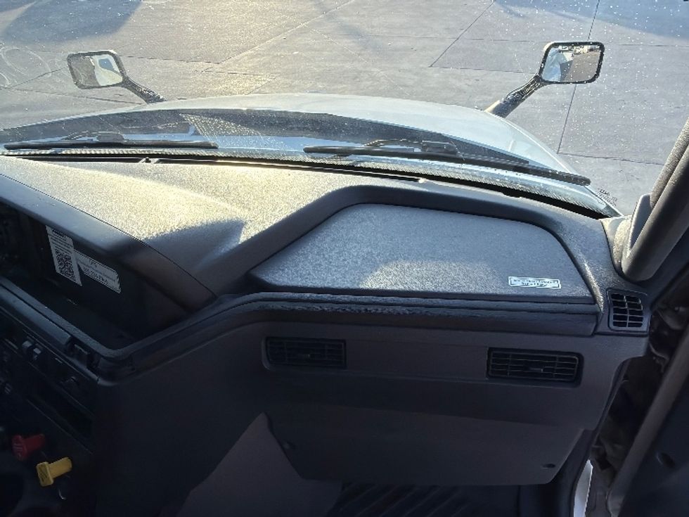 Sleeper Tractor-Heavy Duty Tractors-International-2023-LT625-Dallas-TX-618,806\n\t\tmiles-$ 48,250 - Image 14