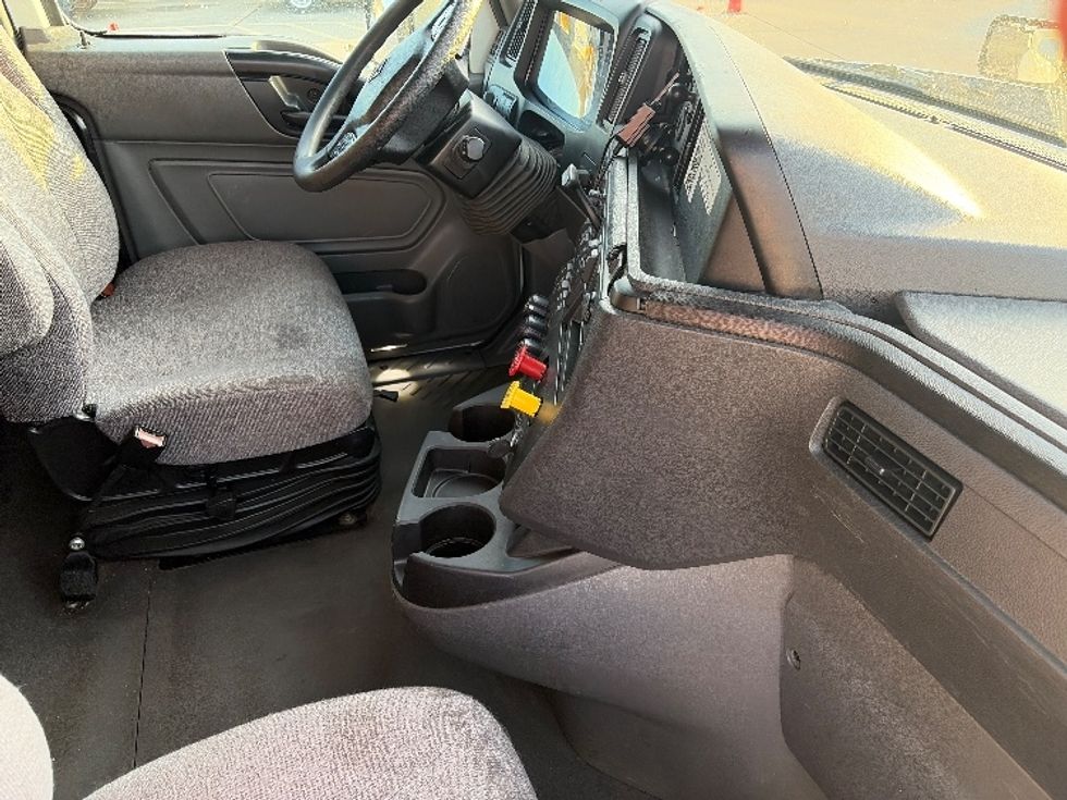 Sleeper Tractor-Heavy Duty Tractors-International-2023-LT625-Dallas-TX-618,806\n\t\tmiles-$ 48,250 - Image 15