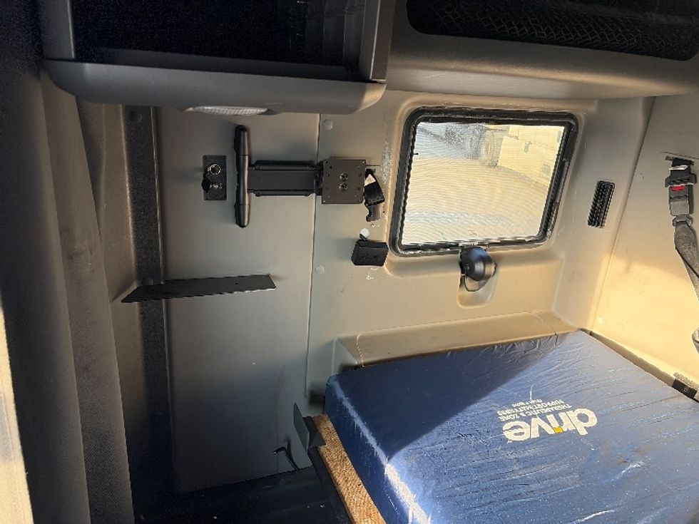 Sleeper Tractor-Heavy Duty Tractors-International-2023-LT625-Dallas-TX-618,806\n\t\tmiles-$ 48,250 - Image 19