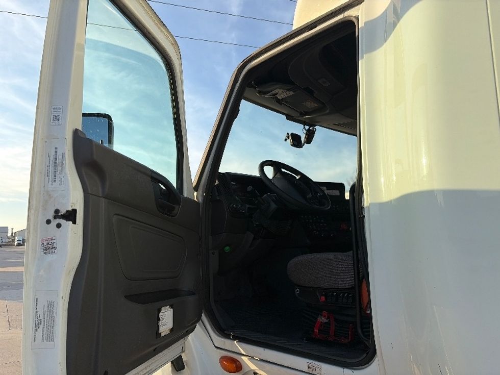 Sleeper Tractor-Heavy Duty Tractors-International-2023-LT625-Dallas-TX-618,806\n\t\tmiles-$ 48,250 - Image 9
