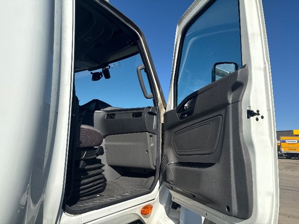 Sleeper Tractor-Heavy Duty Tractors-International-2023-LT625-Dallas-TX-685,670\n\t\tmiles-$ 45,500 - Image 13