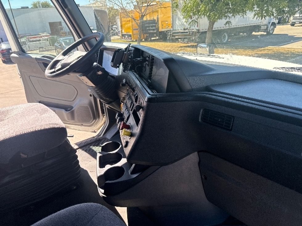 Sleeper Tractor-Heavy Duty Tractors-International-2023-LT625-Dallas-TX-685,670\n\t\tmiles-$ 45,500 - Image 15