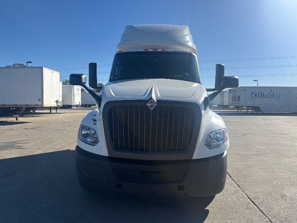 Sleeper Tractor-Heavy Duty Tractors-International-2023-LT625-Dallas-TX-685,670\n\t\tmiles-$ 45,500 - Image 2