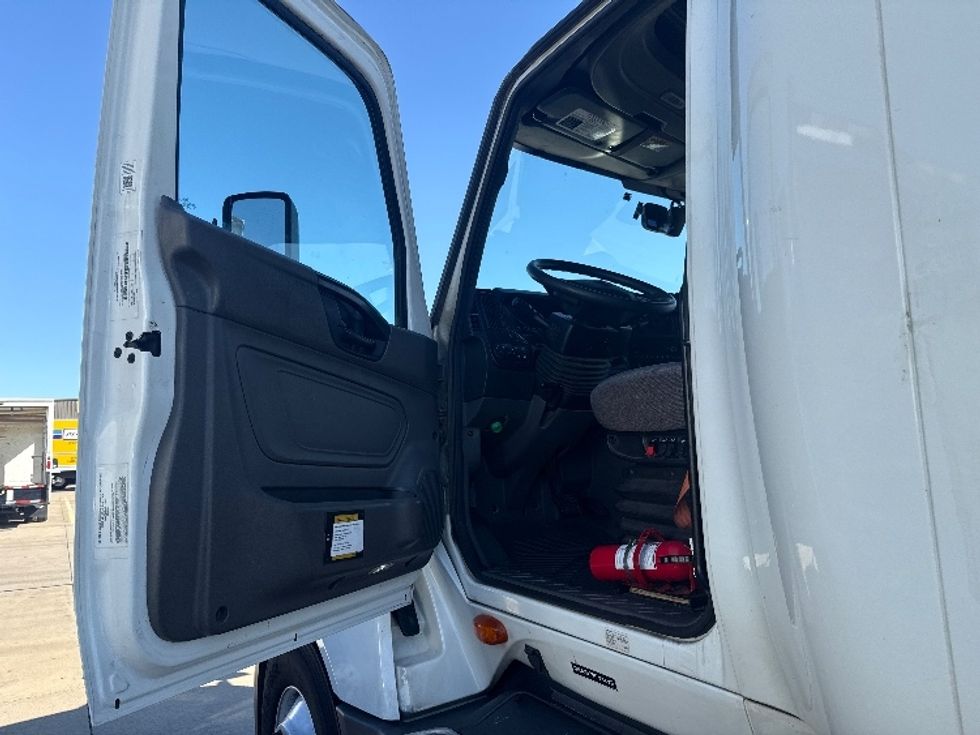 Sleeper Tractor-Heavy Duty Tractors-International-2023-LT625-Dallas-TX-685,670\n\t\tmiles-$ 45,500 - Image 9