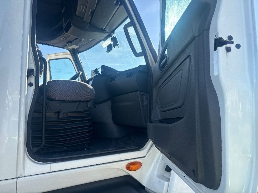 Sleeper Tractor-Heavy Duty Tractors-International-2023-LT625-Dallas-TX-778,771\n\t\tmiles-$ 38,500 - Image 13