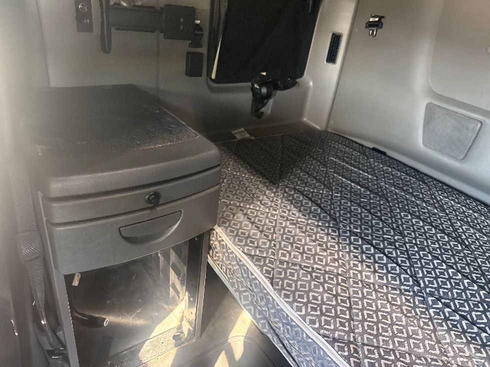 Sleeper Tractor-Heavy Duty Tractors-International-2023-LT625-Dallas-TX-778,771\n\t\tmiles-$ 38,500 - Image 19