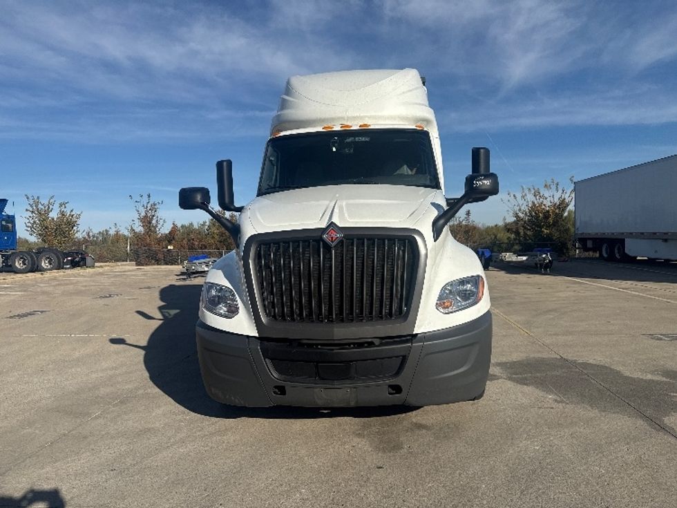 Sleeper Tractor-Heavy Duty Tractors-International-2023-LT625-Dallas-TX-778,771\n\t\tmiles-$ 38,500 - Image 2