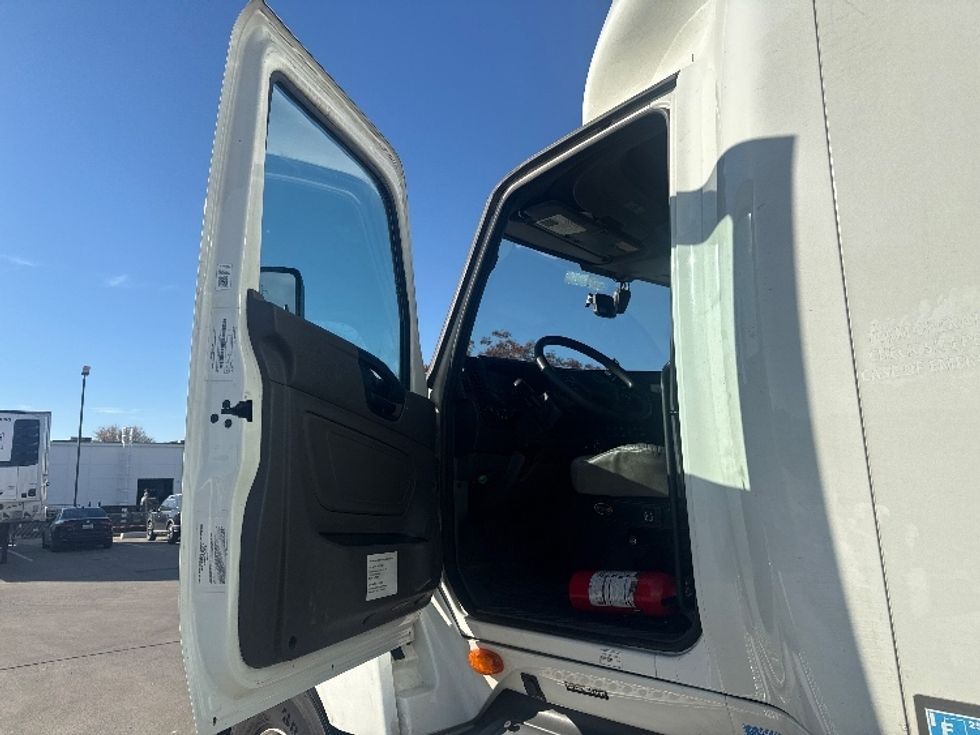 Sleeper Tractor-Heavy Duty Tractors-International-2023-LT625-Dallas-TX-778,771\n\t\tmiles-$ 38,500 - Image 9