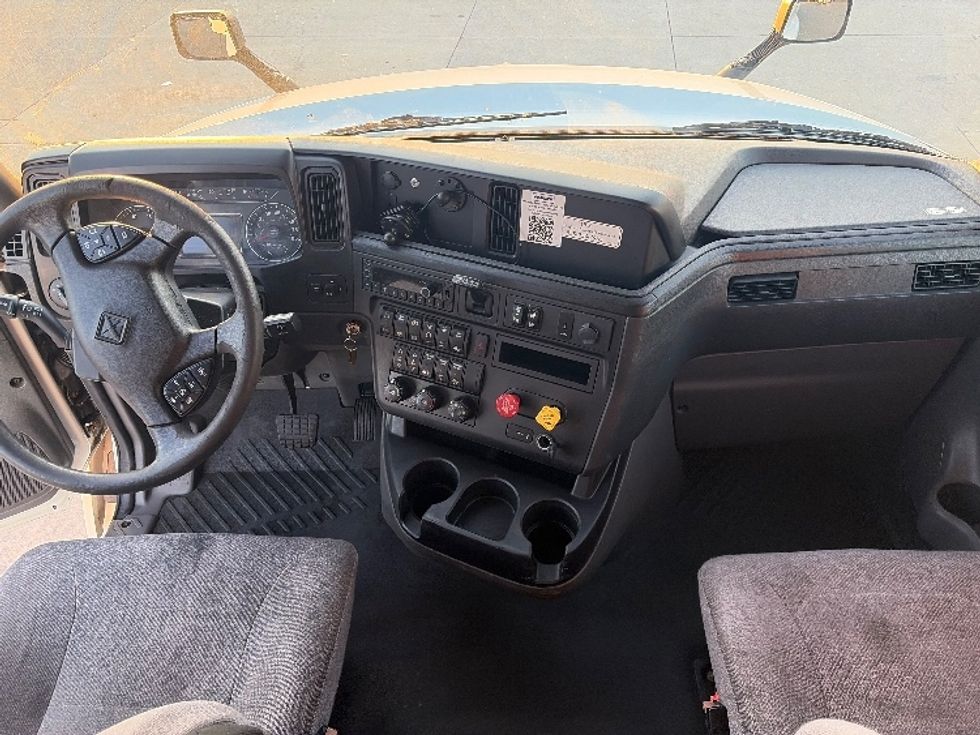 Sleeper Tractor-Heavy Duty Tractors-International-2023-LT625-Dallas-TX-833,179\n\t\tmiles-$ 34,000 - Image 12
