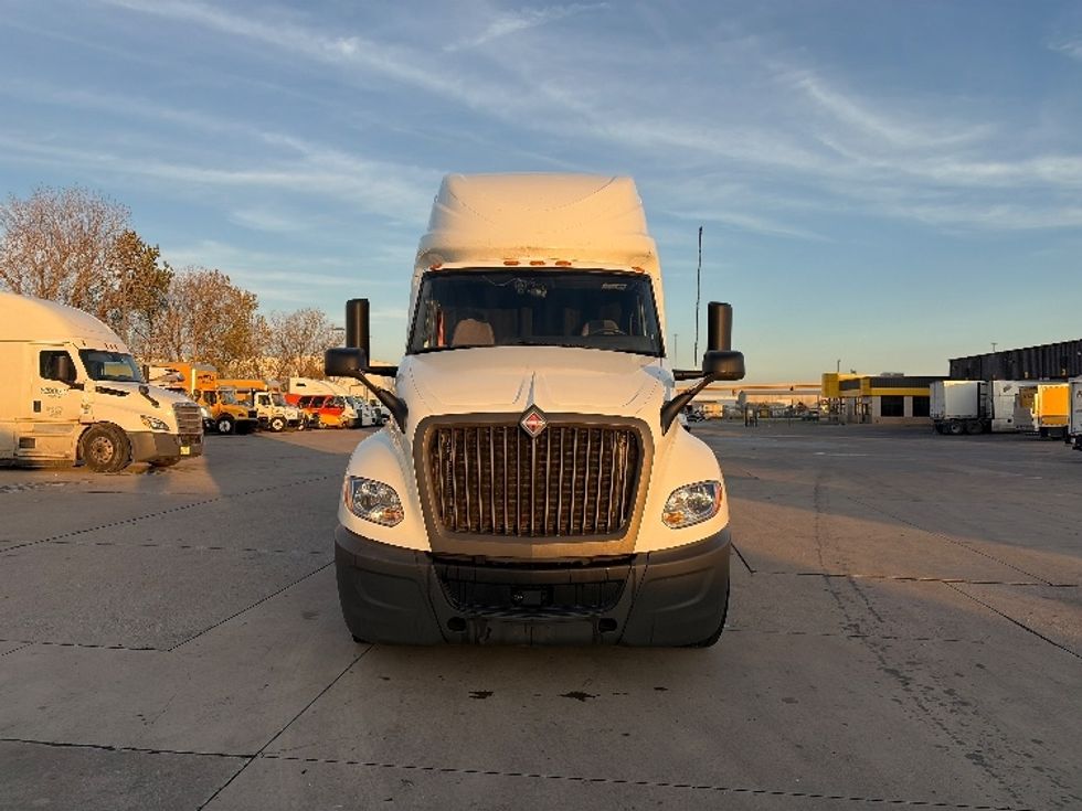 Sleeper Tractor-Heavy Duty Tractors-International-2023-LT625-Dallas-TX-833,179\n\t\tmiles-$ 34,000 - Image 2