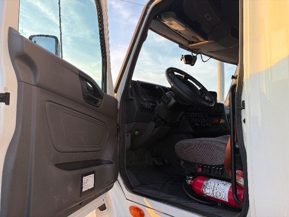 Sleeper Tractor-Heavy Duty Tractors-International-2023-LT625-Dallas-TX-833,179\n\t\tmiles-$ 34,000 - Image 9