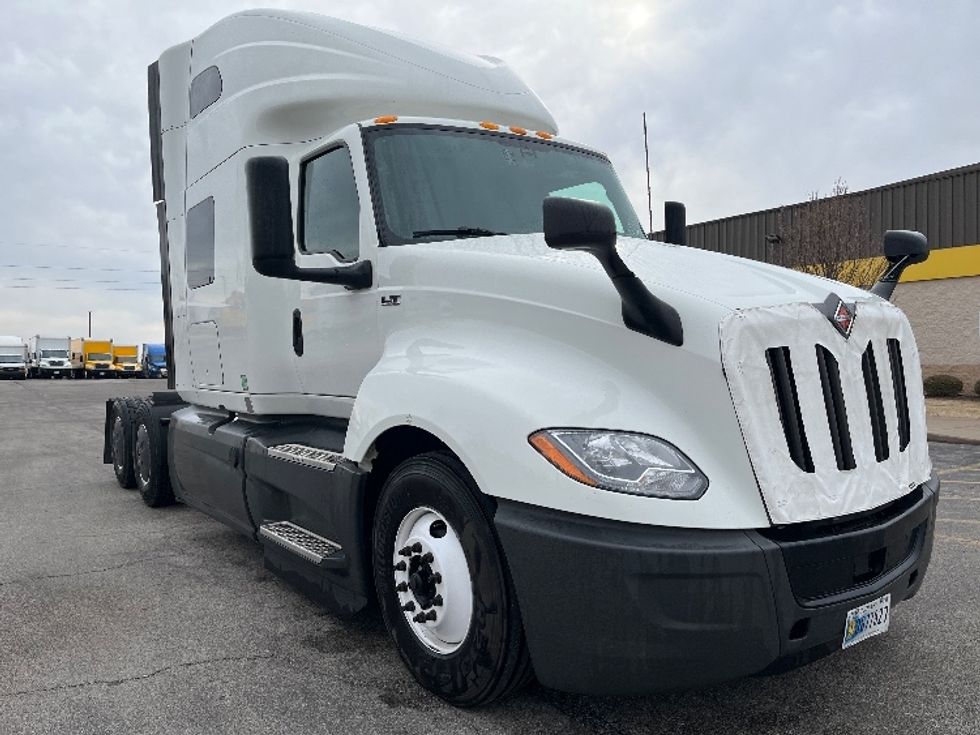 Sleeper Tractor-Heavy Duty Tractors-International-2023-LT625-Davenport-IA-678,651\n\t\tmiles-$ 39,750 - Image 1