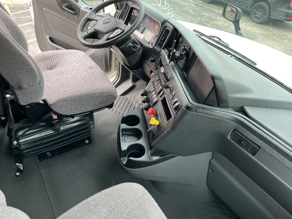 Sleeper Tractor-Heavy Duty Tractors-International-2023-LT625-Davenport-IA-678,651\n\t\tmiles-$ 39,750 - Image 13