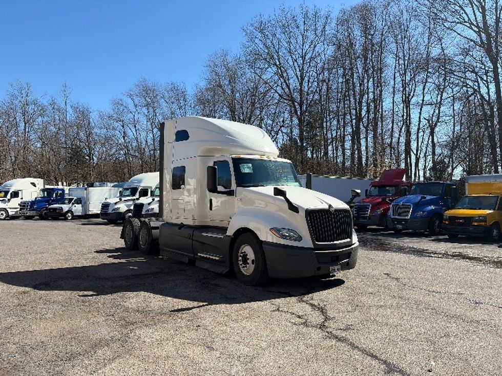 Sleeper Tractor-Heavy Duty Tractors-International-2023-LT625-Dayton-NJ-658,022\n\t\tmiles-$ 40,000 - Image 1