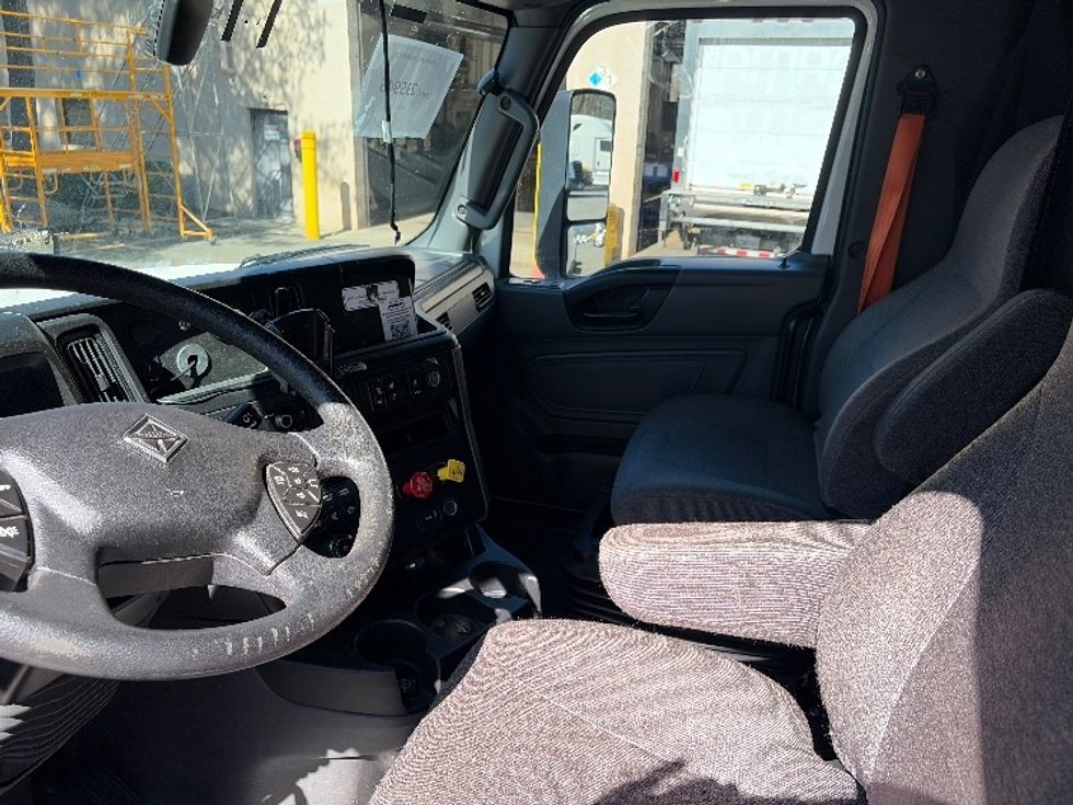 Sleeper Tractor-Heavy Duty Tractors-International-2023-LT625-Dayton-NJ-658,022\n\t\tmiles-$ 40,000 - Image 10