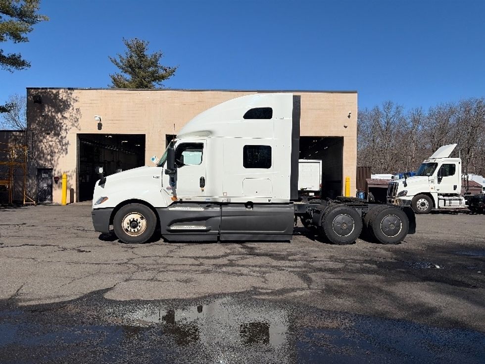 Sleeper Tractor-Heavy Duty Tractors-International-2023-LT625-Dayton-NJ-658,022\n\t\tmiles-$ 40,000 - Image 4