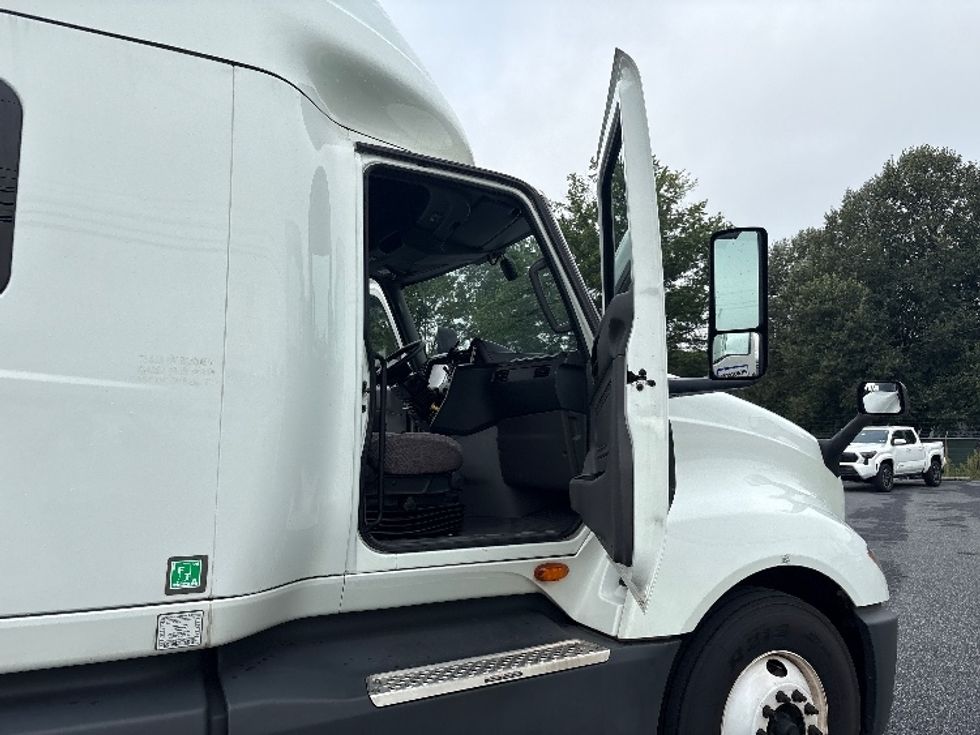Sleeper Tractor-Heavy Duty Tractors-International-2023-LT625-Dayton-NJ-847,614\n\t\tmiles-$ 35,750 - Image 13