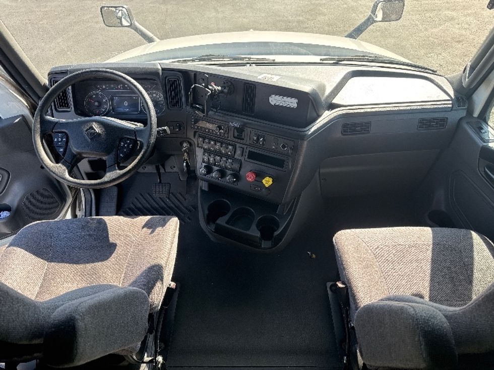 Sleeper Tractor-Heavy Duty Tractors-International-2023-LT625-Denver-CO-605,287\n\t\tmiles-$ 50,500 - Image 12