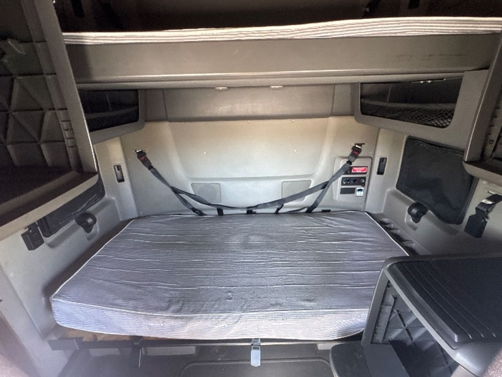 Sleeper Tractor-Heavy Duty Tractors-International-2023-LT625-Denver-CO-605,287\n\t\tmiles-$ 50,500 - Image 16