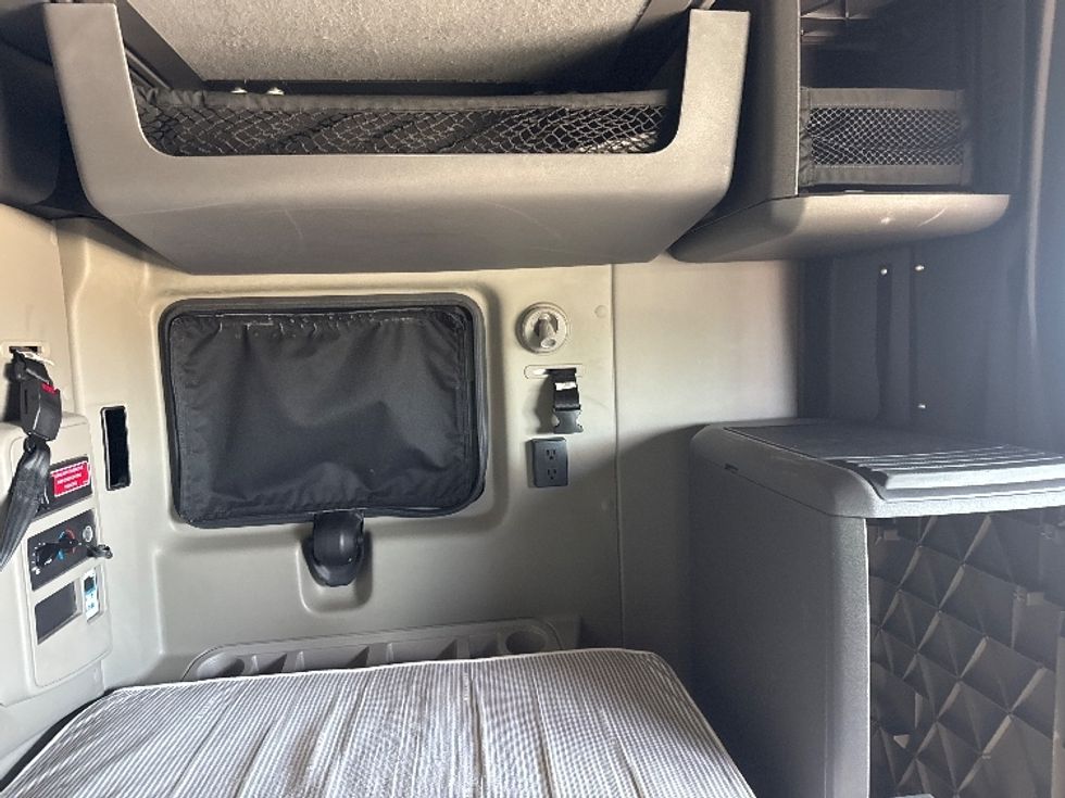 Sleeper Tractor-Heavy Duty Tractors-International-2023-LT625-Denver-CO-605,287\n\t\tmiles-$ 50,500 - Image 17