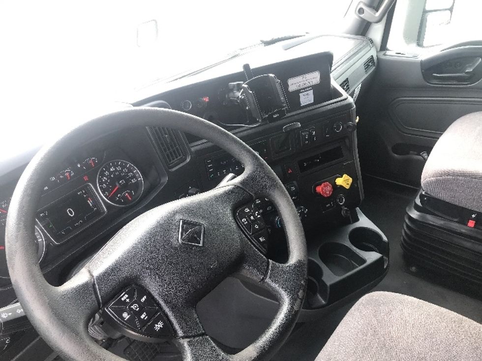 Sleeper Tractor-Heavy Duty Tractors-International-2023-LT625-Des Moines-IA-666,870\n\t\tmiles-$ 40,750 - Image 10