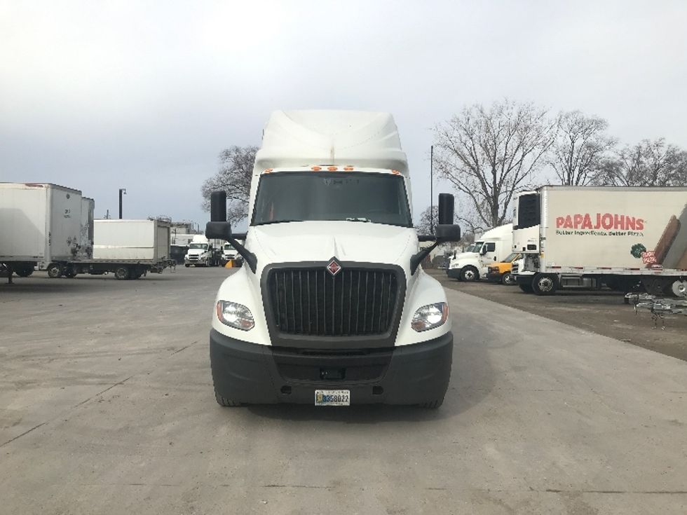 Sleeper Tractor-Heavy Duty Tractors-International-2023-LT625-Des Moines-IA-666,870\n\t\tmiles-$ 40,750 - Image 2