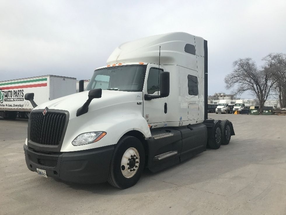 Sleeper Tractor-Heavy Duty Tractors-International-2023-LT625-Des Moines-IA-666,870\n\t\tmiles-$ 40,750 - Image 3