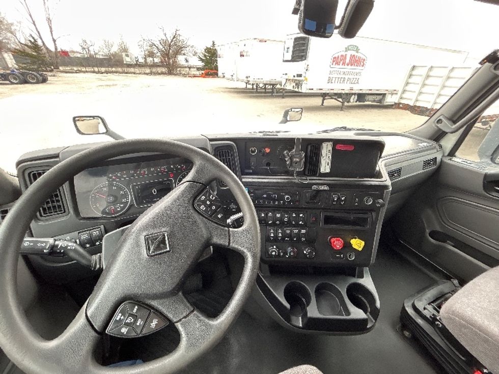 Sleeper Tractor-Heavy Duty Tractors-International-2023-LT625-Des Moines-IA-702,285\n\t\tmiles-$ 39,000 - Image 11