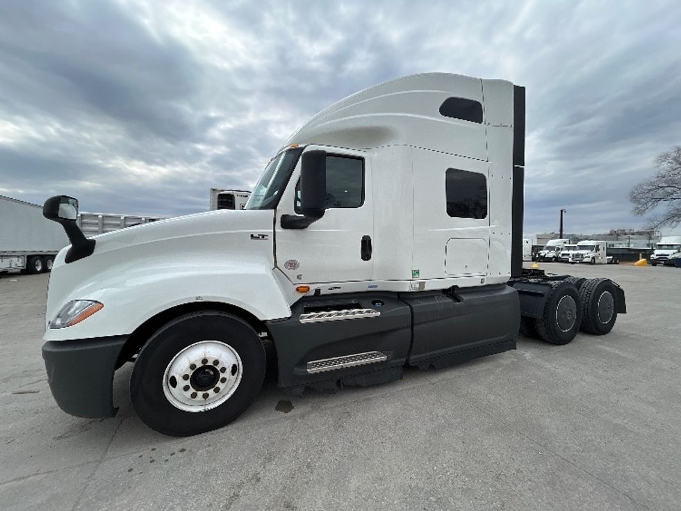 Sleeper Tractor-Heavy Duty Tractors-International-2023-LT625-Des Moines-IA-702,285\n\t\tmiles-$ 39,000 - Image 22