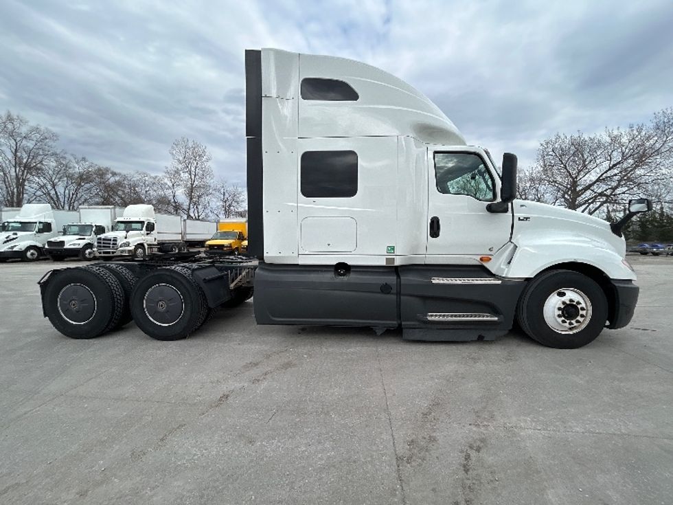 Sleeper Tractor-Heavy Duty Tractors-International-2023-LT625-Des Moines-IA-702,285\n\t\tmiles-$ 39,000 - Image 8