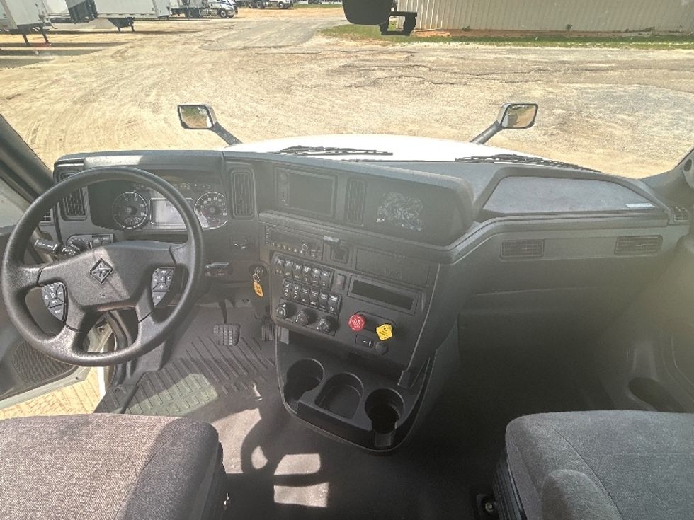 Sleeper Tractor-Heavy Duty Tractors-International-2023-LT625-Dothan-AL-554,626\n\t\tmiles-$ 65,250 - Image 12